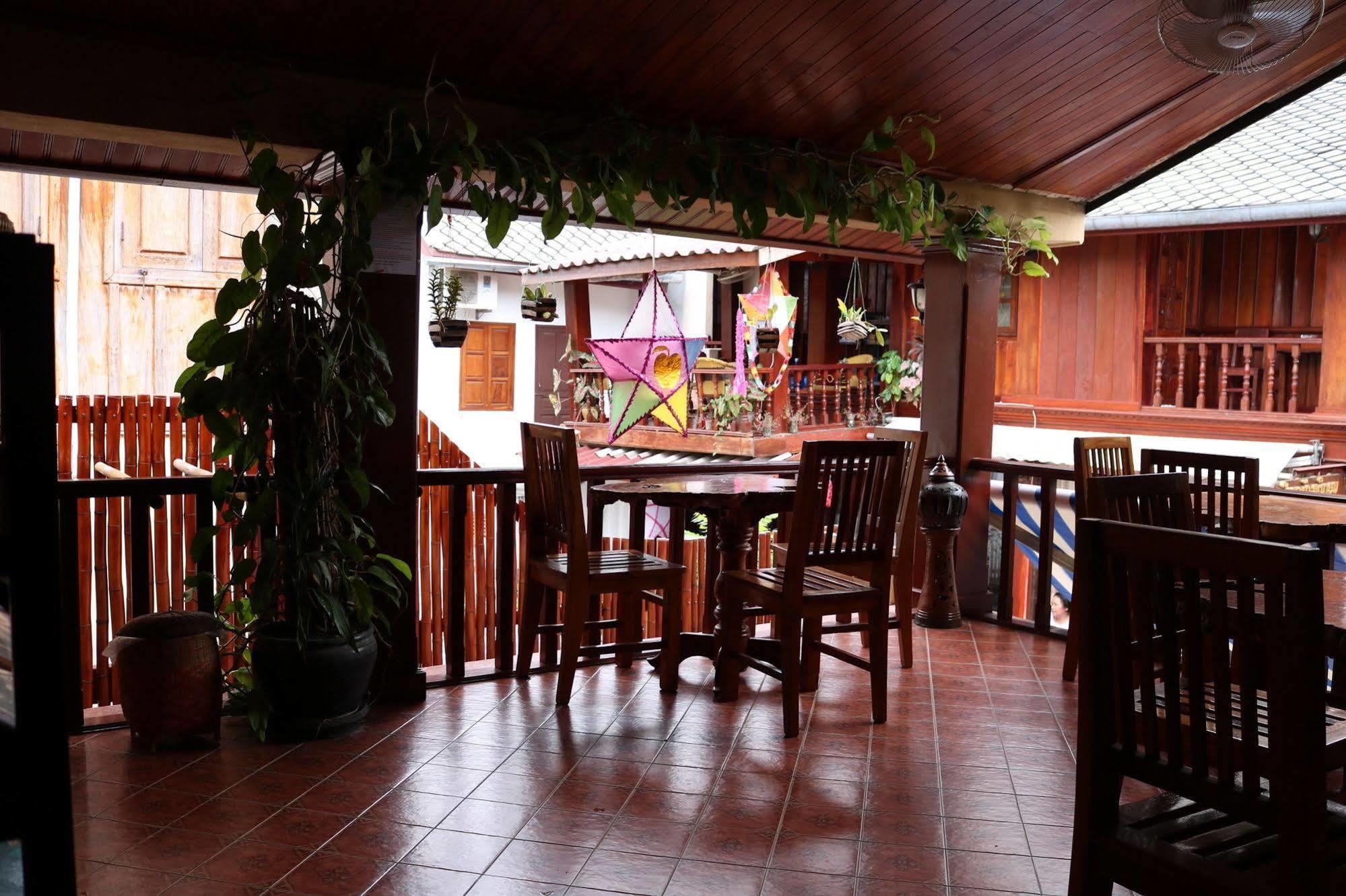 Apple Guesthouse Luangprabang Kültér fotó
